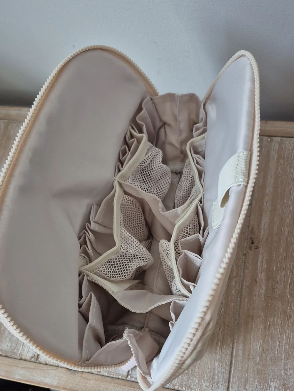 THE VERTI-Vertical Waterproof Makeup & Toiletry Bag  23 Pocket Organizer
